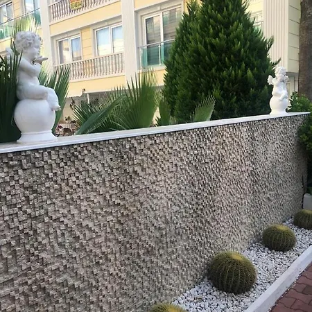 Leaf Kremlin * Antalya
